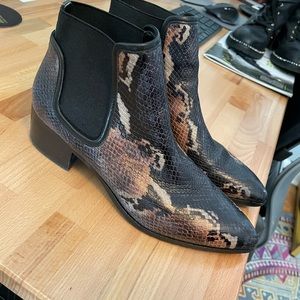 Donald Pliner boots